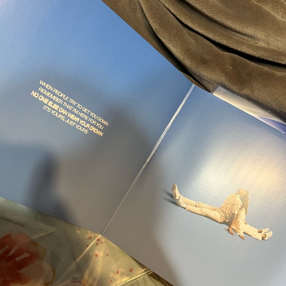 Oh Wonder  No One Else Can Wear Your Crown Limited Edition Blue Vinyl Record - Picture 4 of 6